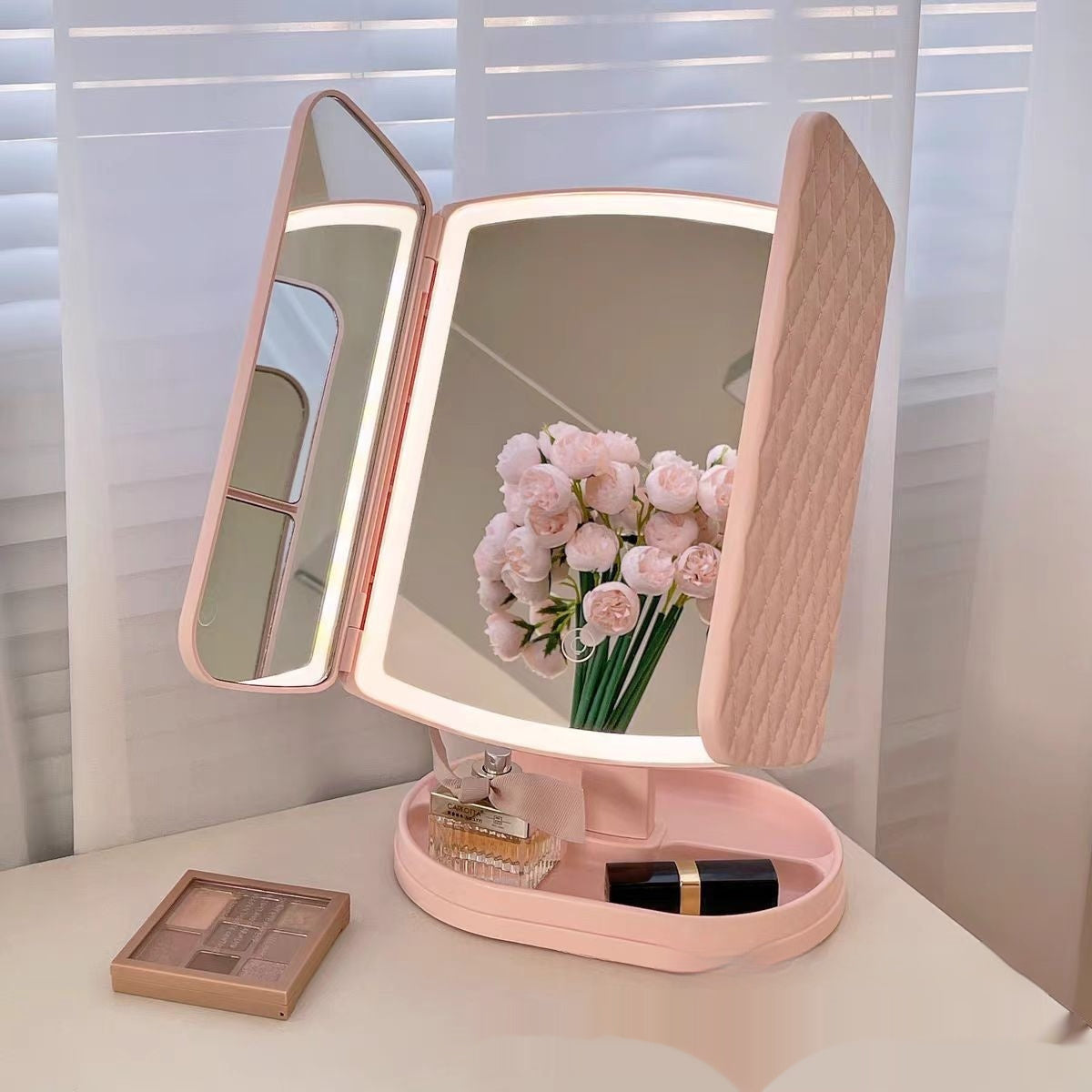 Lampe de bureau avec miroir de maquillage LED trois pliable