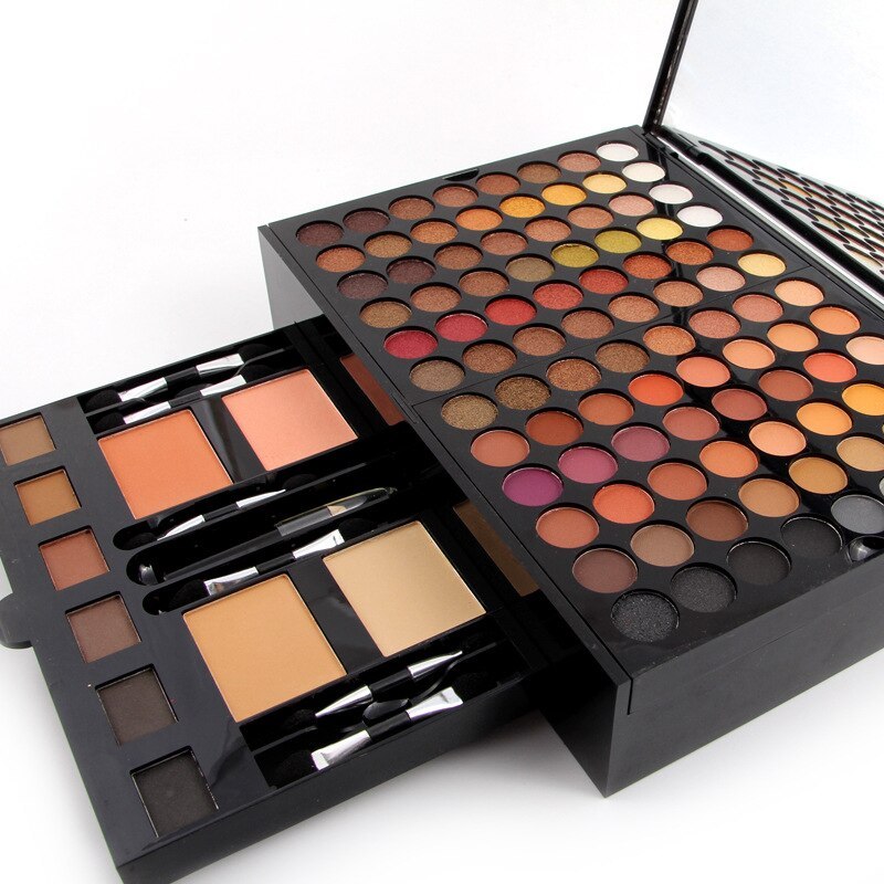 Coffret  de  maquillage  ultime 180  couleurs