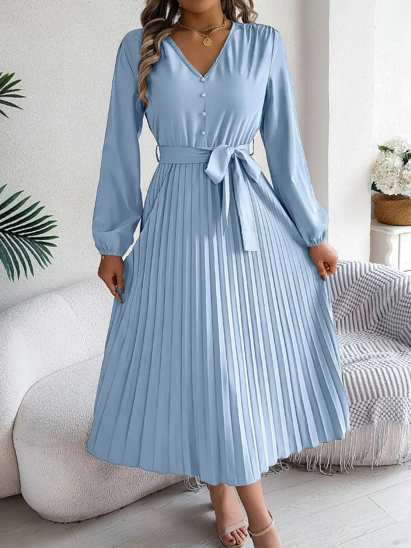 Robe longue plissée et manches longues