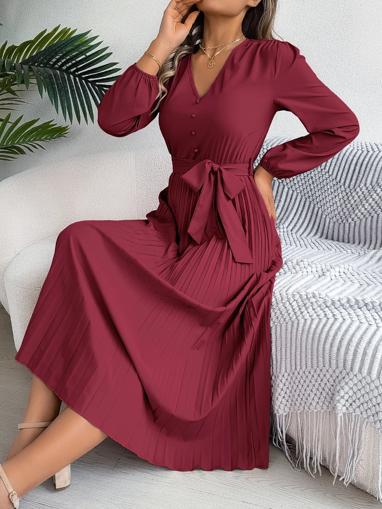 Robe longue plissée et manches longues