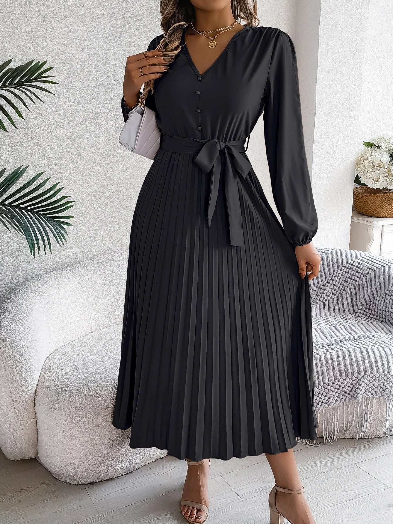 Robe longue plissée et manches longues