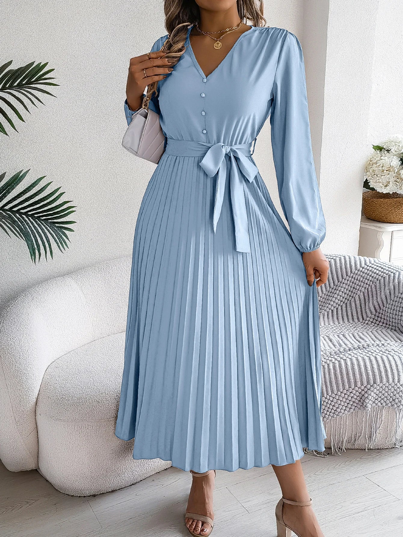 Robe longue plissée et manches longues